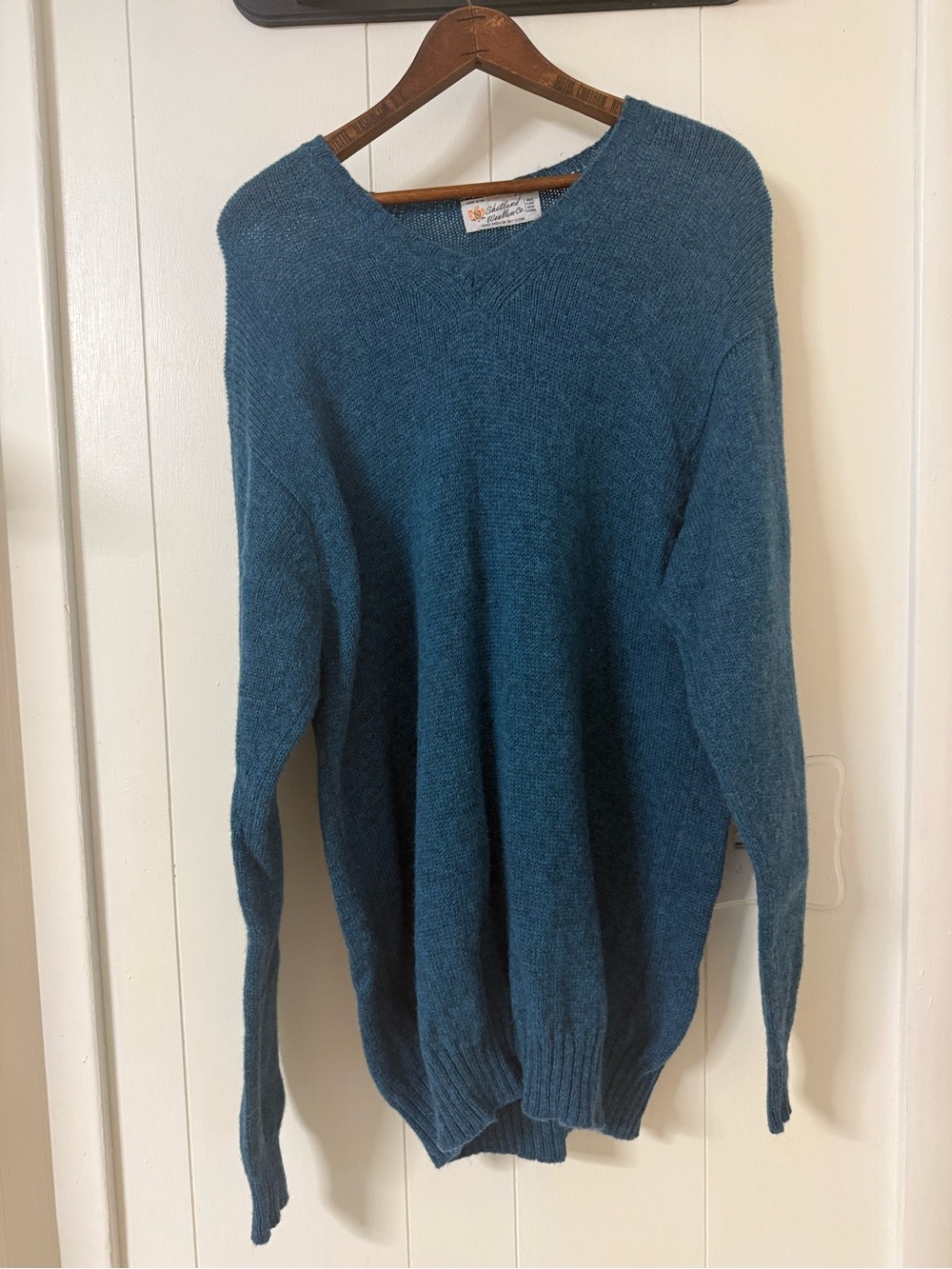 Essential V-Neck Sweater in Teal - Picture 2 of 7